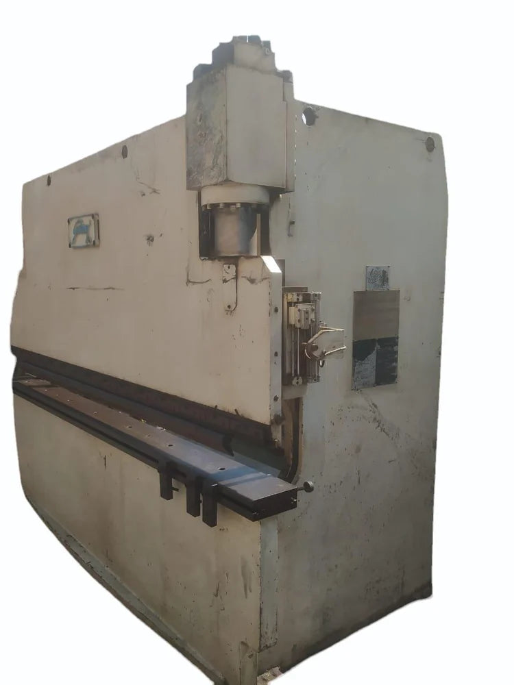 Sheet Metal Folding Machine | Precision Bending Equipment for Industrial Fabrication